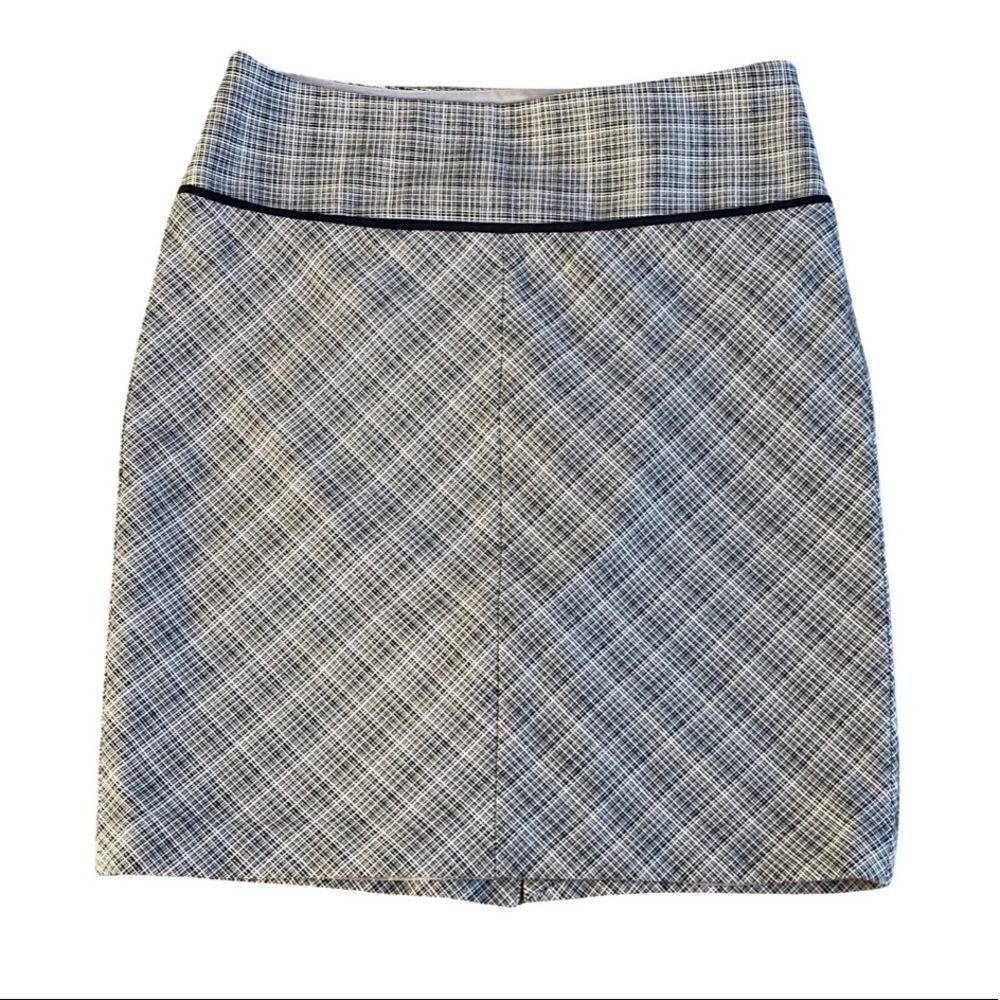 LIMITED Plaid Lined Skirt - Size 6